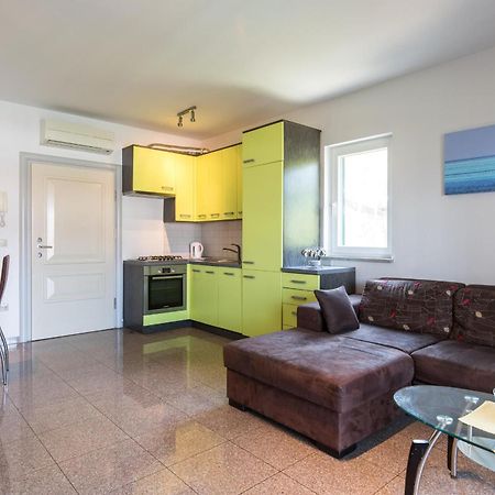 Holiday Home Ore Малинска Экстерьер фото