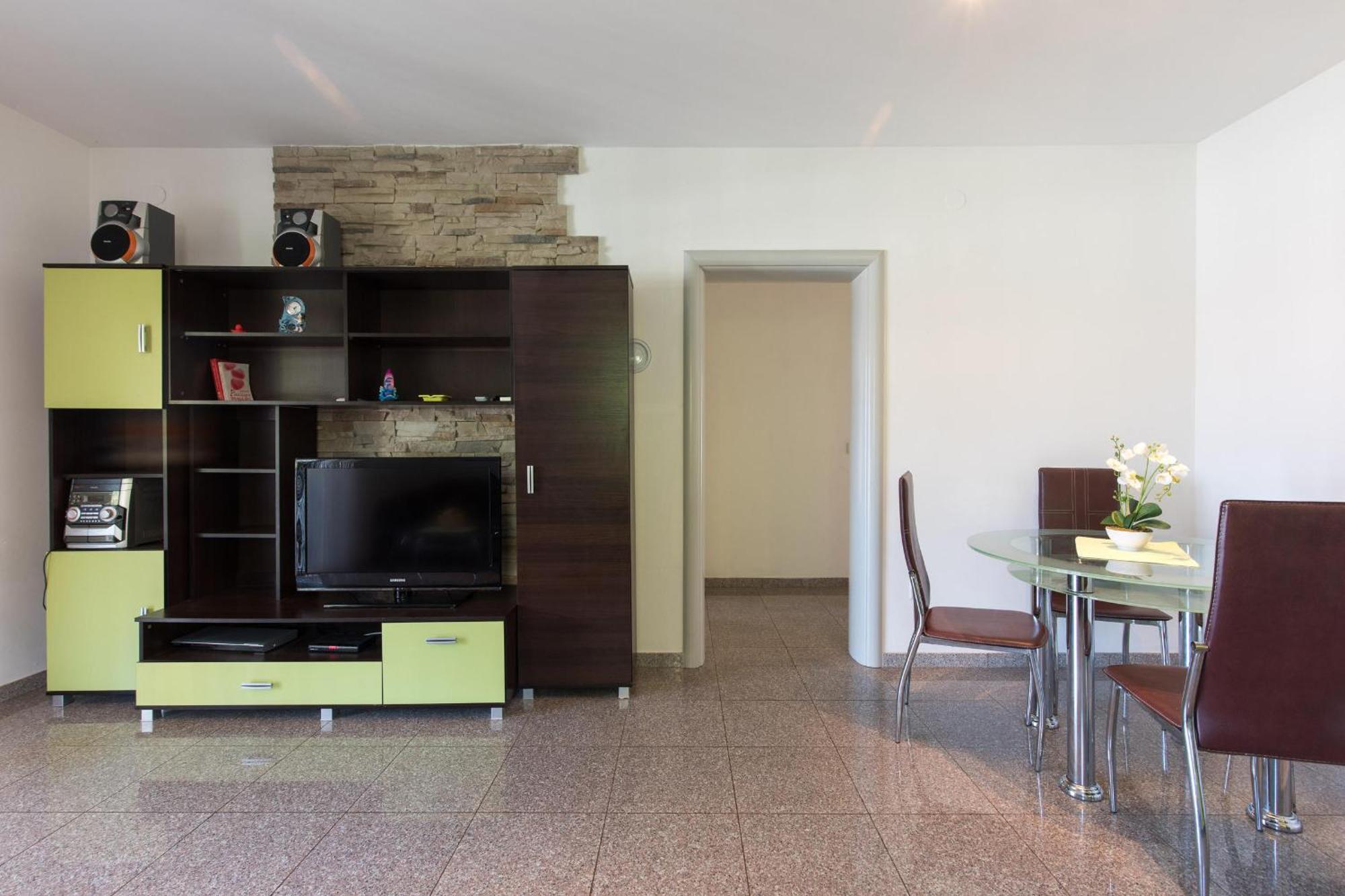 Holiday Home Ore Малинска Экстерьер фото