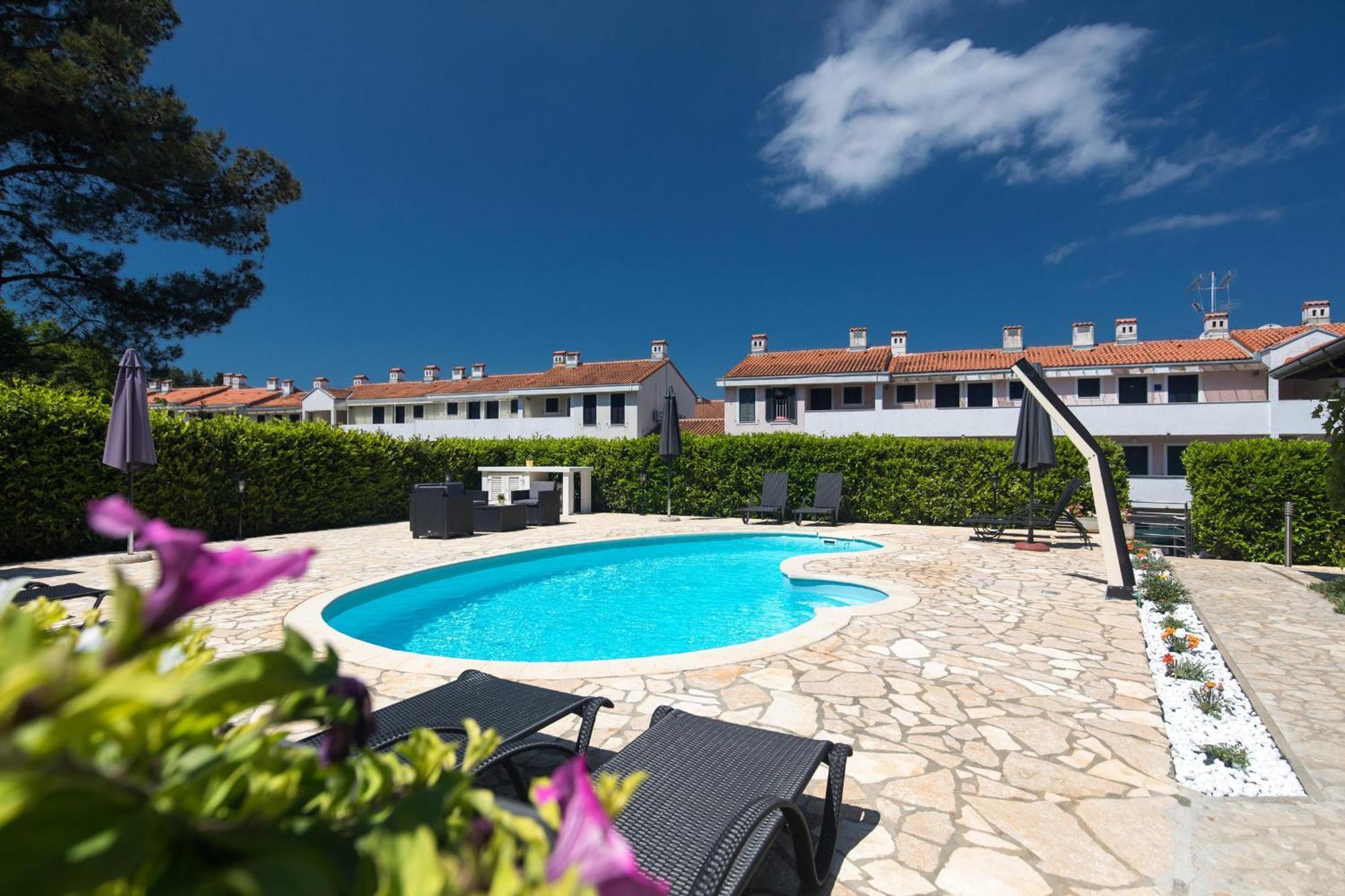 Holiday Home Ore Малинска Экстерьер фото