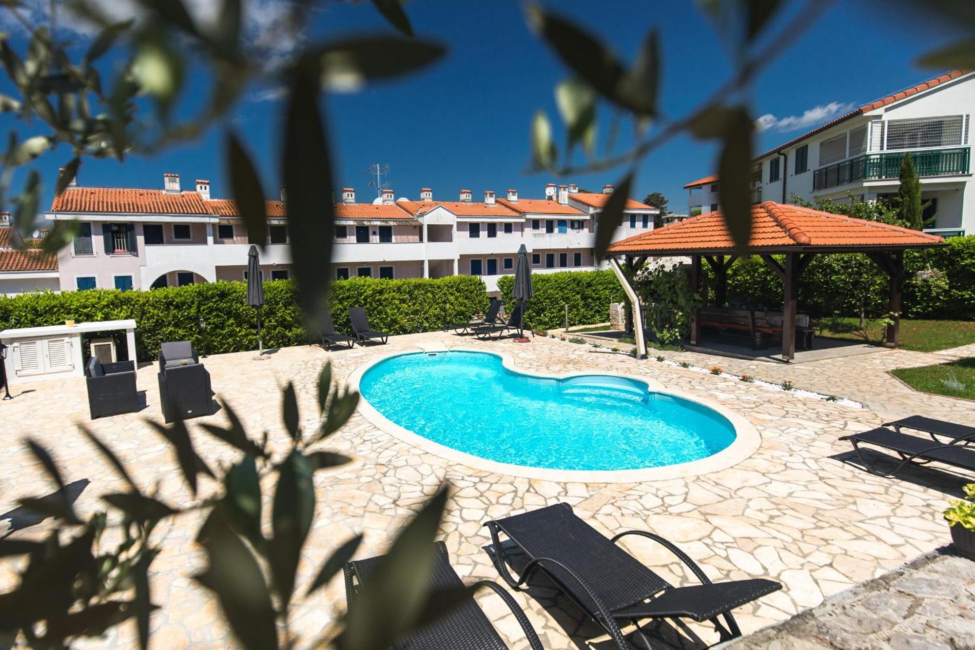 Holiday Home Ore Малинска Экстерьер фото